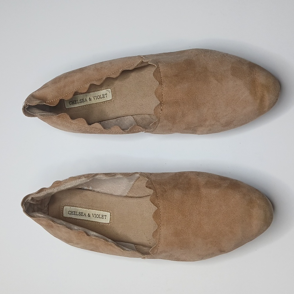Chelsea‎ & Violet Cute Suede Scalloped Flats